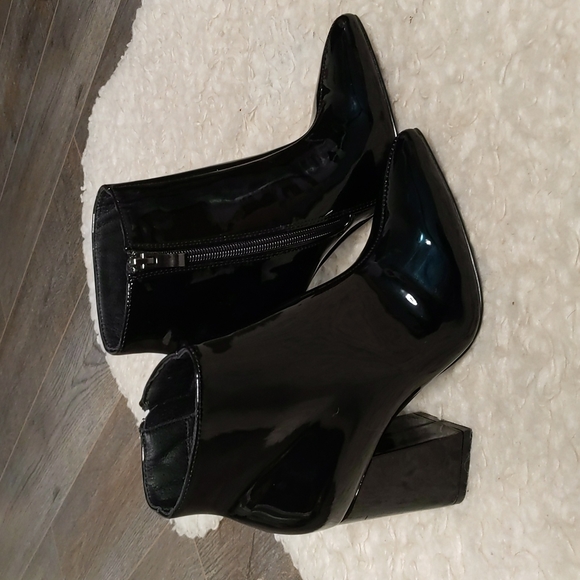 THERAPY | PRINCESS POLLY Alloy Mirror Patent Leather Heel Booties ~ New - Picture 6 of 12